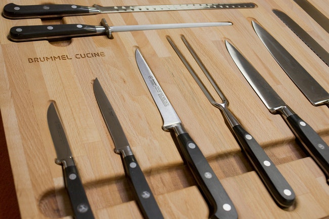 Ножи Brummel сделаны из единого бруска стали от кончика до рукоятки