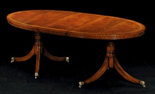 Обеденный стол красное дерево Iain James Furniture.