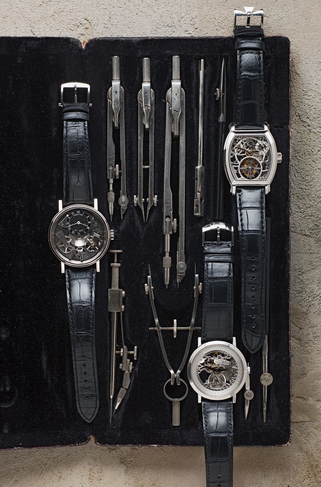 Слева направо часы из коллекции Tradition белое золото кожа Breguet 994 000 руб. часы Altiplano белое золото кожа Piaget...