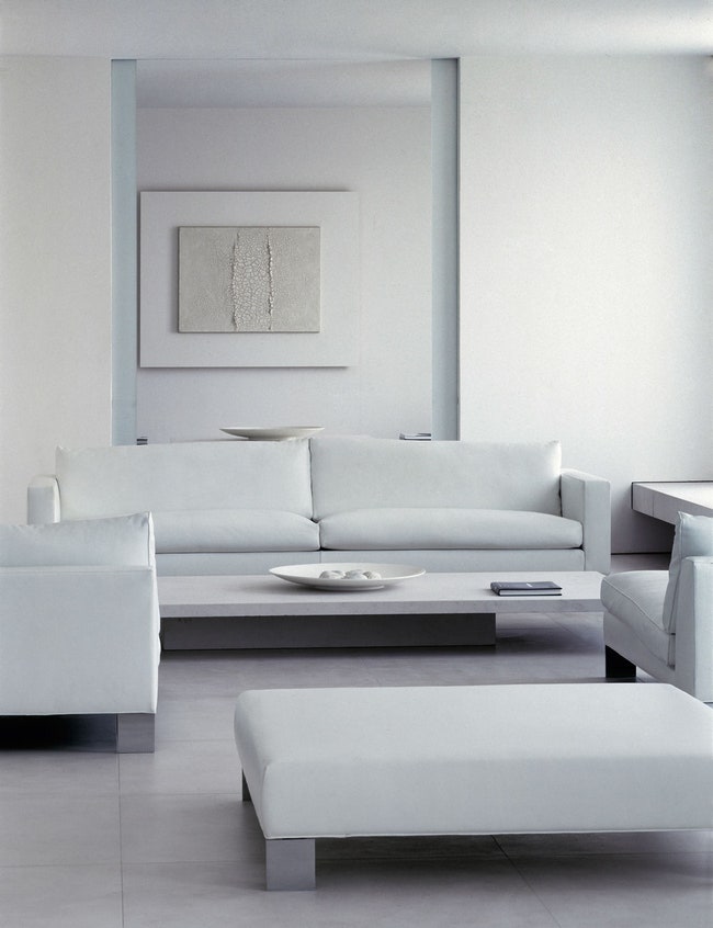 Квартиру Джиромбелли в Милане Сильвестрин оформил в 1999 году. Практически всю мебель для своих проектов он создает сам.