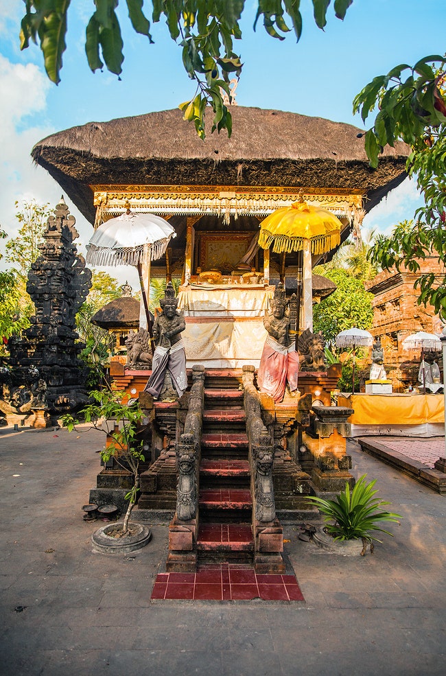 Отдых на Бали спа рестораны бары магазины и храмы
