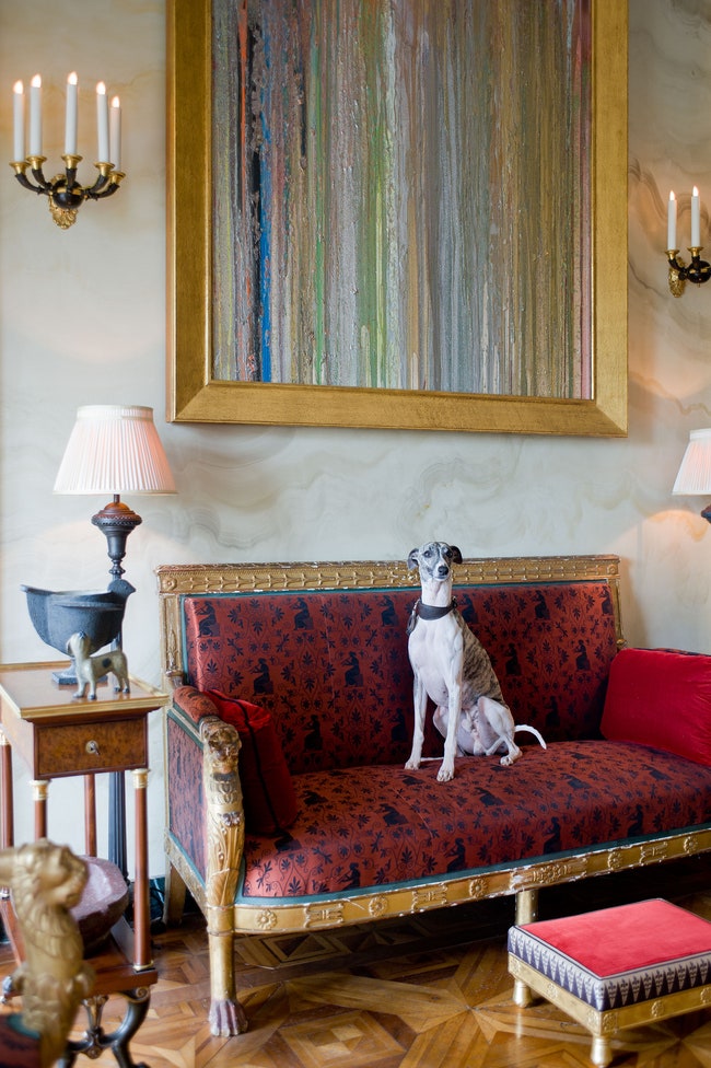 Жак Гарсия показал свою квартиру в Париже оформленную в стиле ампир фото интерьеров