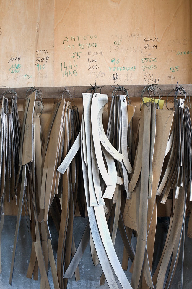 Коллекция деревянных шаблонов для изготовления цельных и подсадных ножек стула