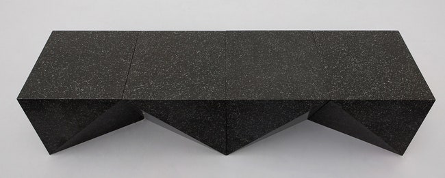 Каменный стол из коллекции Monoform для выставки BaselMiami в 2007 году