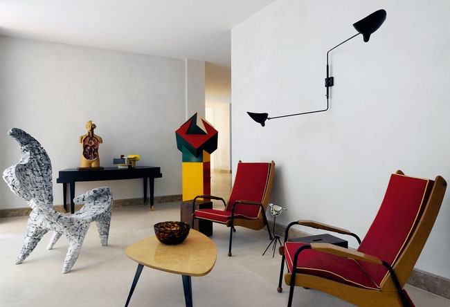 Стул по дизайну Ива Букара кресла по дизайну Жана Пруве бра по дизайну Сержа Муя