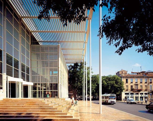 Музей Carr dArt во французском городе Ниме Фостер построил в 1993 году.