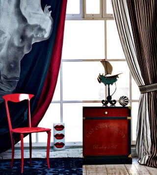Черная ткань из коллекции Dauphin шелк Art  Decor цена по запросу красная ткань шелк Galleria Arben 2480 руб. за метр...