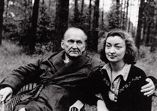 Лидия и Александр Вертинские на даче в поселке Отдых 1952 год.