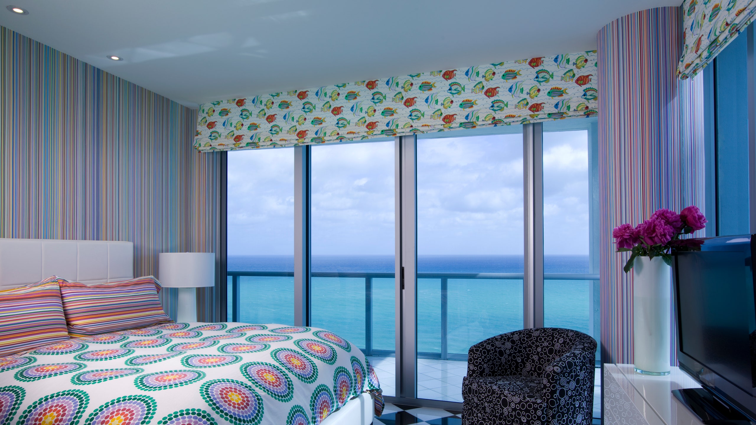Квартира «в горошек» в Майами оформленная дизайнером Кристофером Коулменом | Admagazine