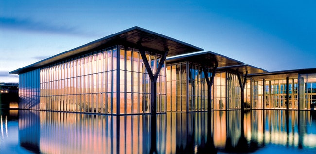 Построенный Тадао Андо Музей современного искусства Fort Worth в Техасе открылся в 2002 году.
