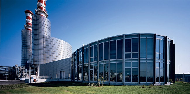 Здание электростанции Enel Produzione в Равенне над реконструкцией которого архитектор работал в 20002005 ­годах.