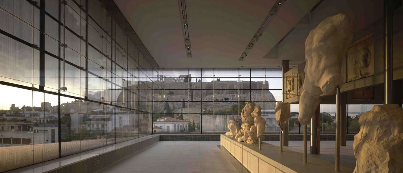 Заказ на строительство Нового музея Акрополя в Афинах архитектор получил в результате международного конкурса прошедшего...
