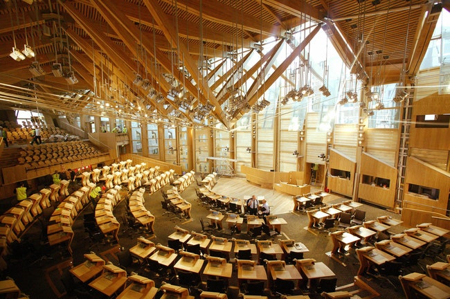 Шотландский парламент в Эдинбурге.