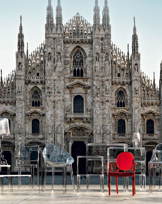 По случаю 50летнего юбилея Миланского салона компания Kartell представила проект “Kartell loves Milanо”. Стулья Kartell...