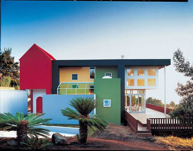 Частный дом Соттсасс построил в 1991 году для дизайнера Эдриана Олабуенаги и его жены Лесли Бейли . Он расположен на...