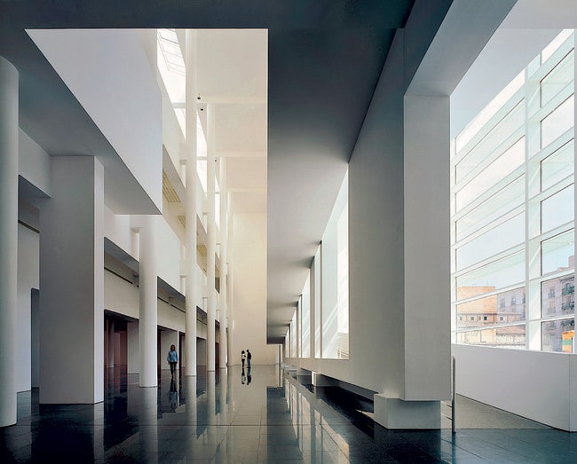 Музей современного искусства в Барселоне Ричард Мейер построил в 1995 году.