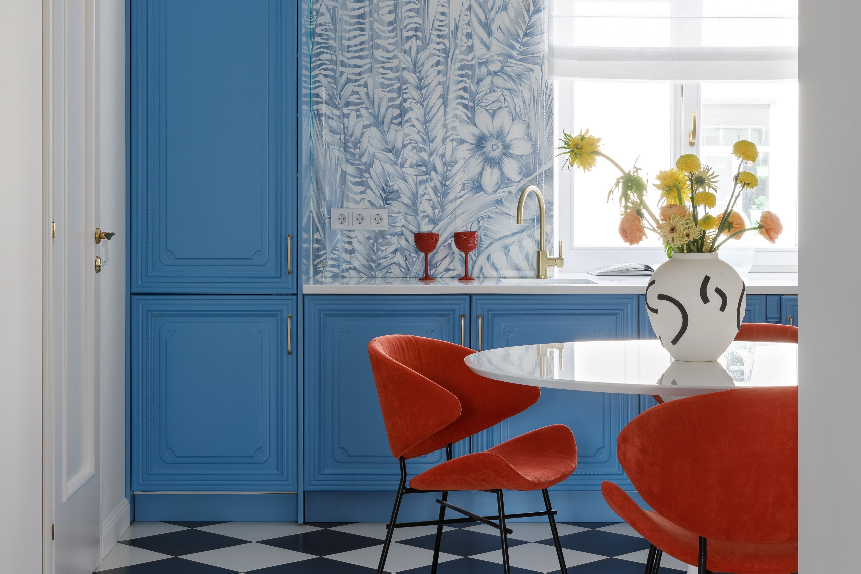 Интерьер небольшой кухни-гостиной: 49 стильных и уютных идей дизайна