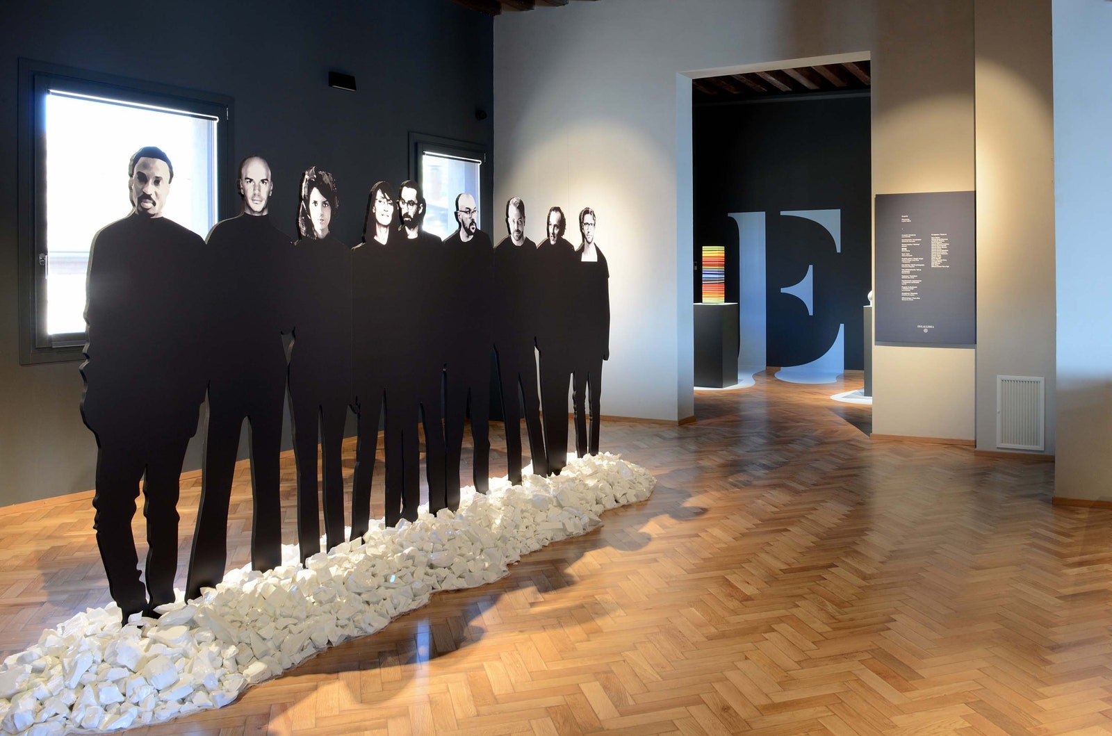 Эксперименты с муранским стеклом на выставке в Венеции