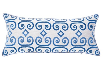 Декоративная подушка “Завитки” Кокон 6990 руб.