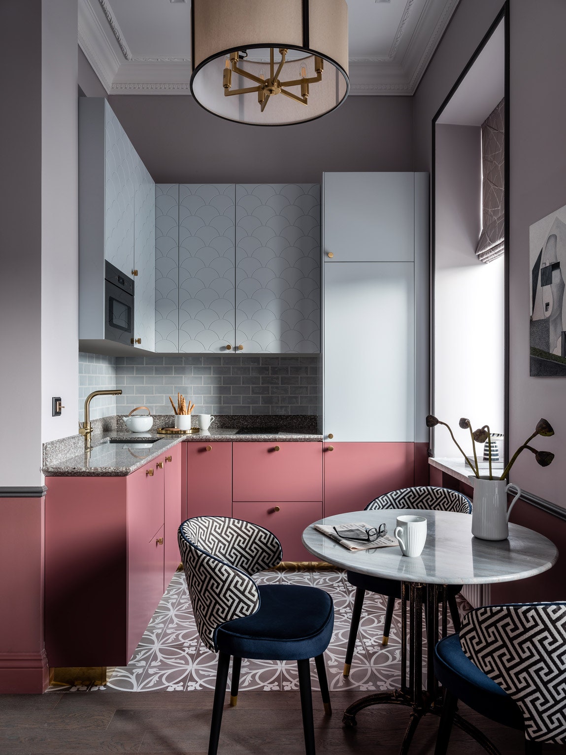 ­Квартира в ре­конструированном доходном доме 37 м². Кухня. Кухон­ный гарнитур IKEA с фасадами Cover плитка Equipe над...