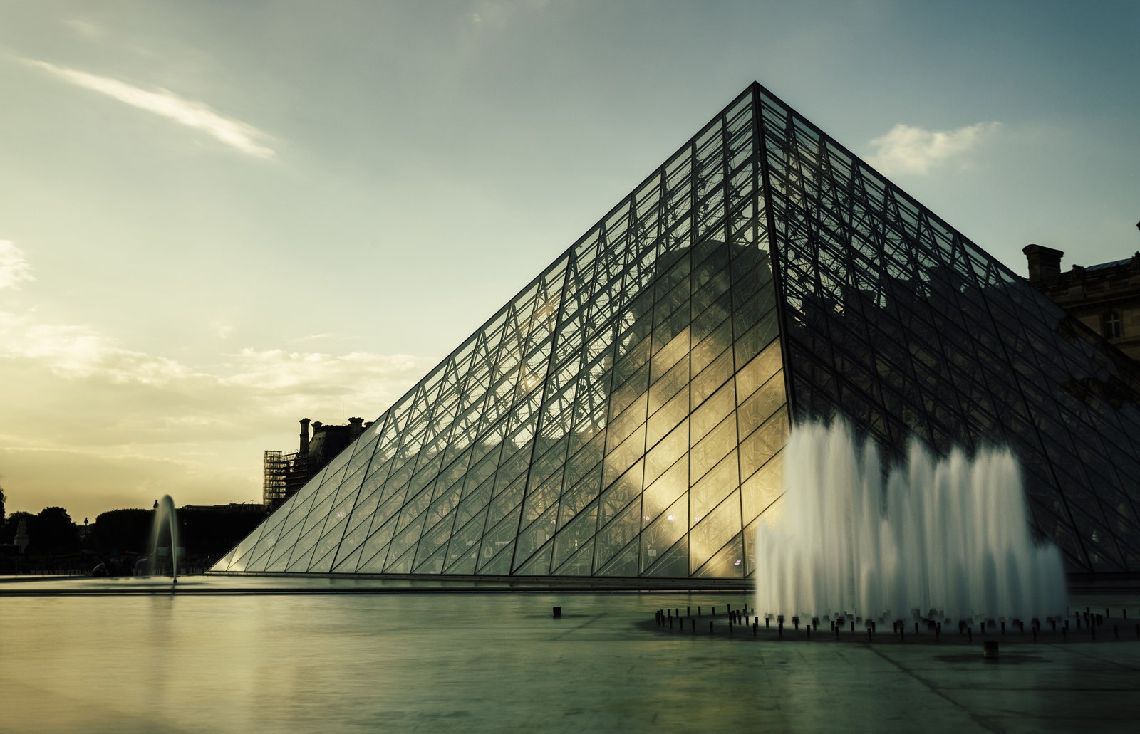 Юй Мин Пэе 7 фактов об архитекторе. Пирамида Лувра в Париже.