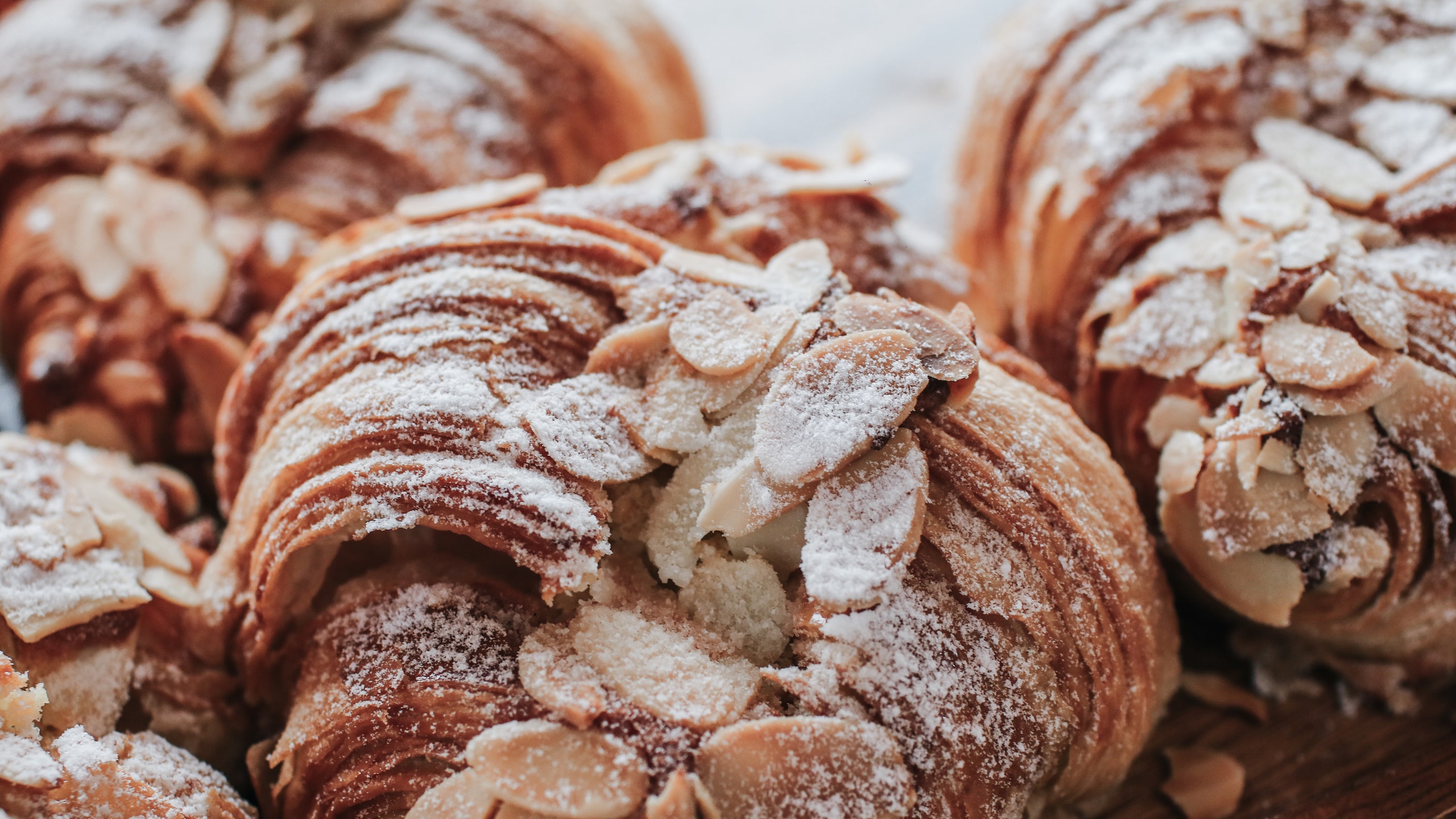 Croissant aux amandes.