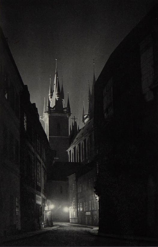 Ночная Прага. Вид на Тынский храм 1930 год.