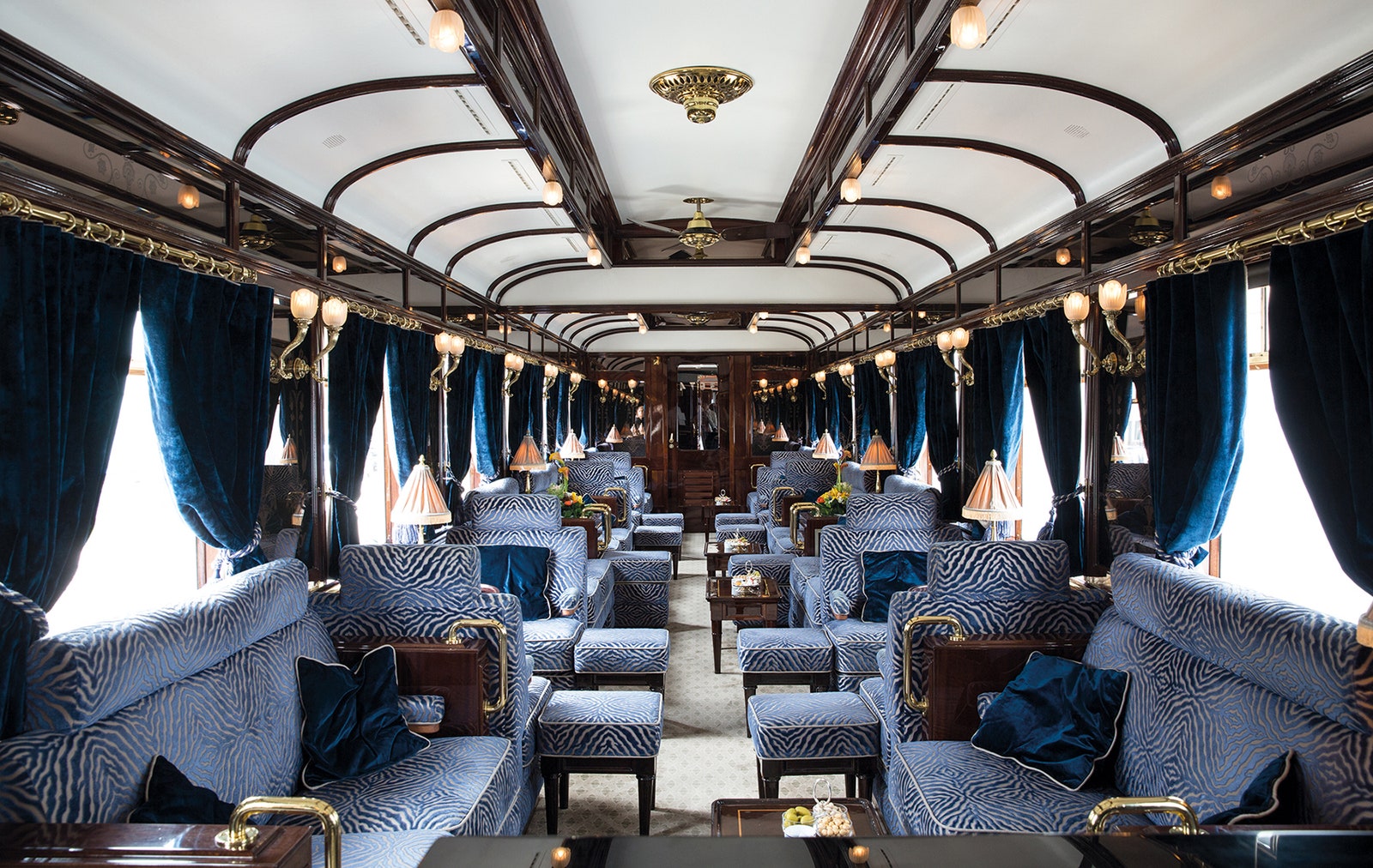 Orient Express Bordbistro Barwagen Deutsche Bahn Polstermöbel Holz