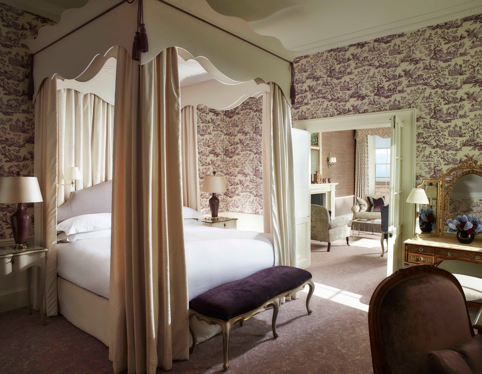 Каждый из роскошных люксов отеля Cliveden House украшен предметами антиквариата