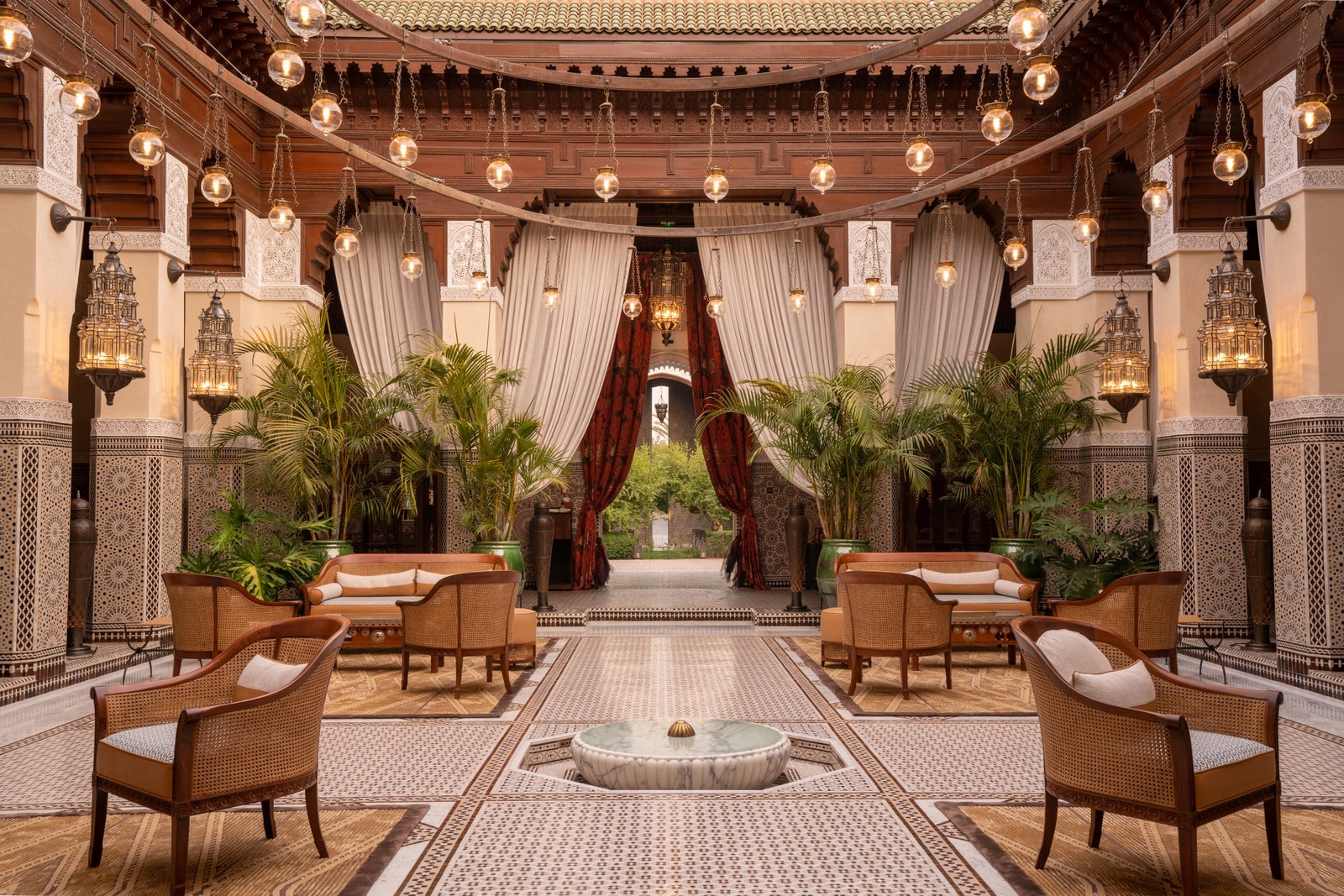 Вестибюль Royal Mansour Marrakech  это то место где гости действительно хотят провести какоето время