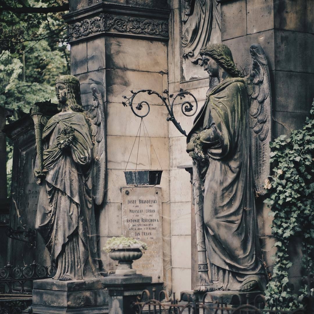 Ольшанское кладбище . Прага Чехия.