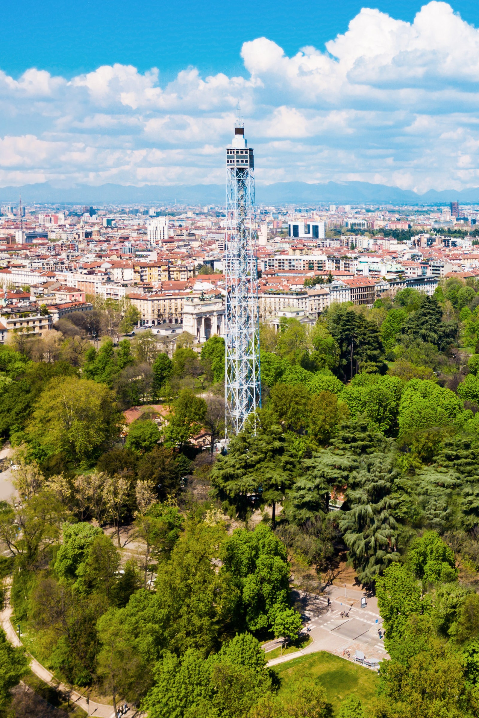 Башня Torre Branca в Милане по проекту Джо Понти.