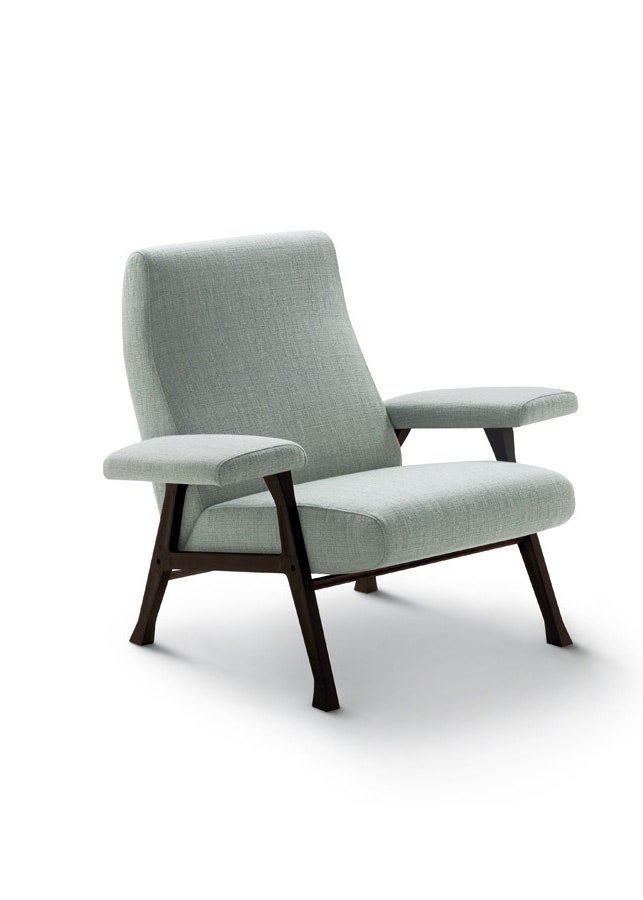 Кресло Hall по дизайну Роберто Менги Arflex цена по запросу.