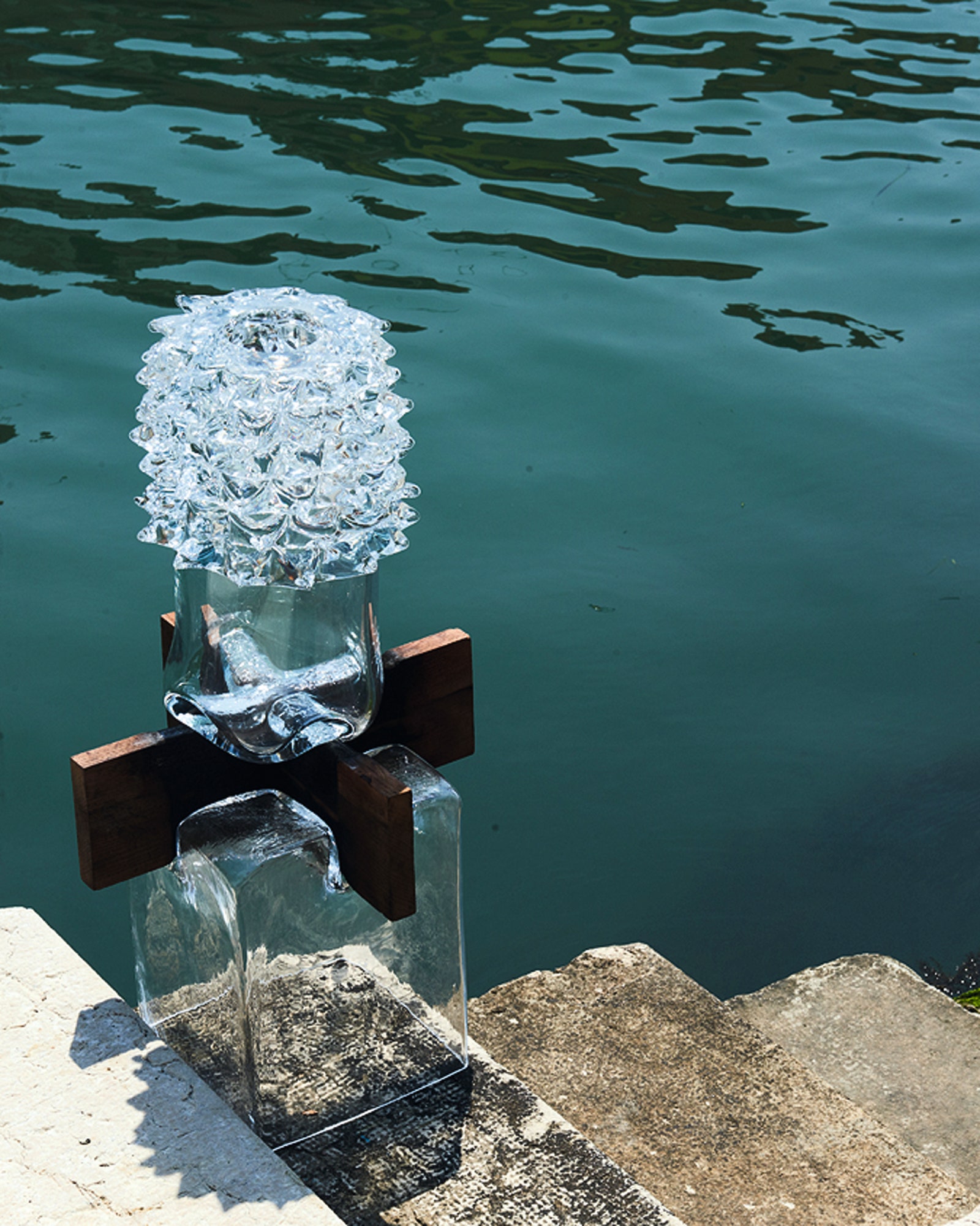 Дизайнер Алексей Дрождин. Ваза из коллекции Venezia сделанные на мануфактуре Wave Murano Glass.