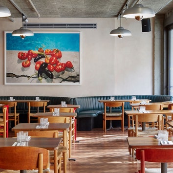 Ресторан с современным искусством в Лондоне
