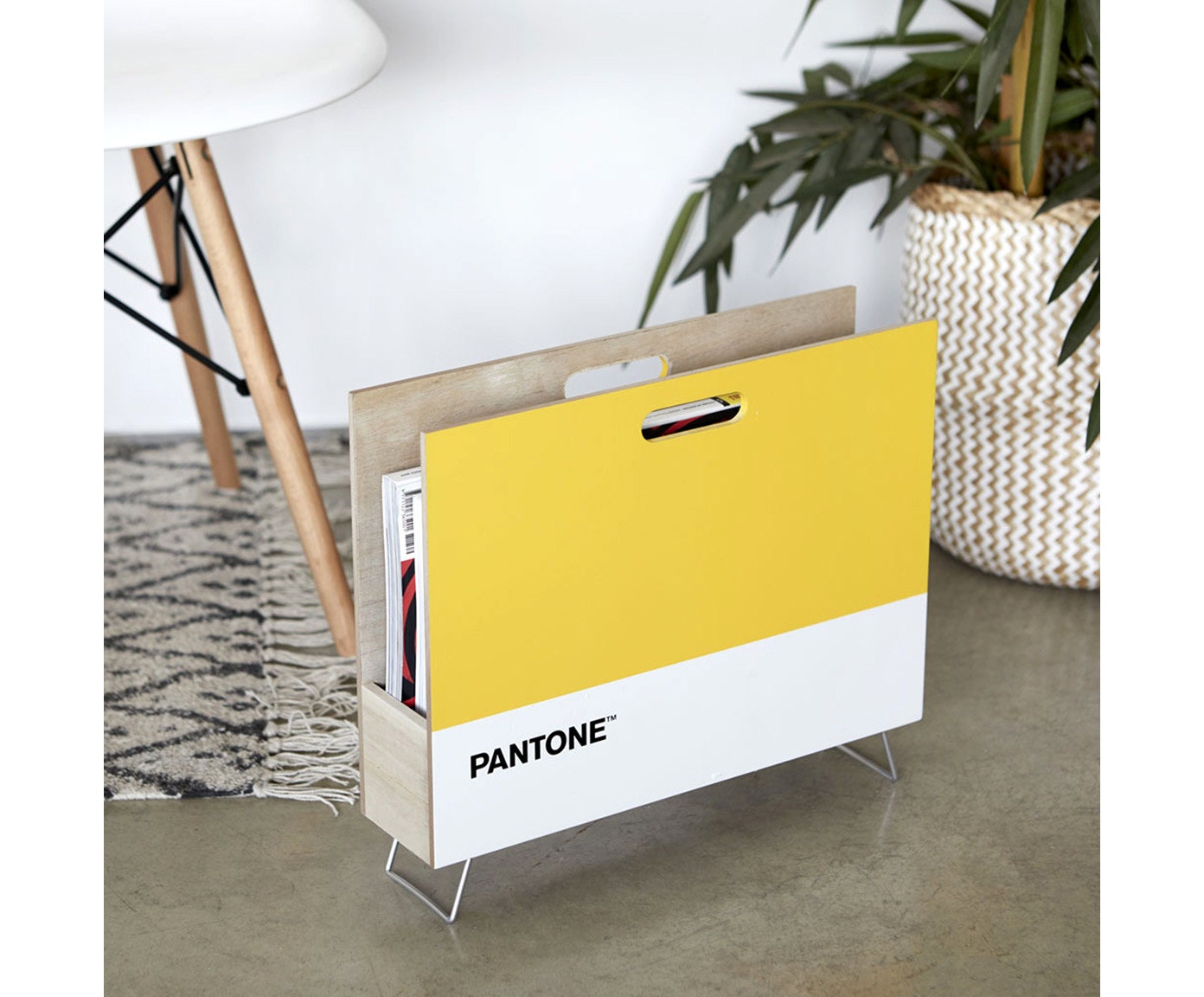 Газетница Pantone Balvi 3990 3190 руб.