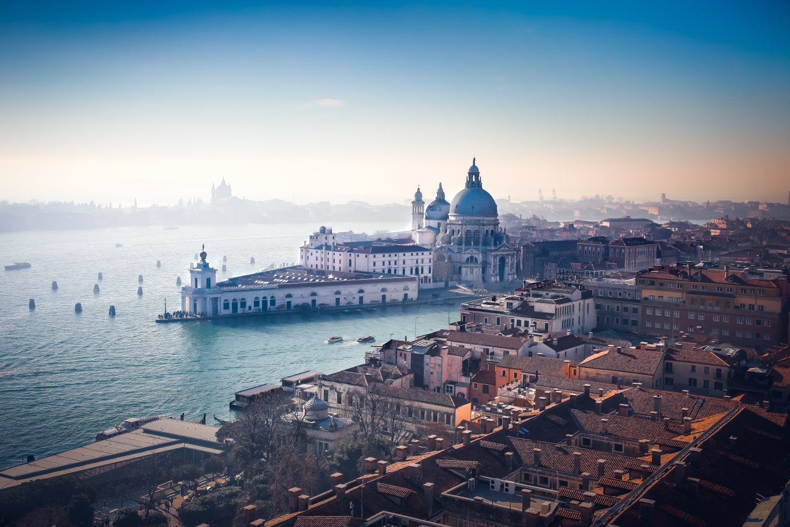 Венеция очаровательный регион Ланге неповторимая красота Палаццо Дукале в Мантуе и заснеженные вершины Альп в Кортине...
