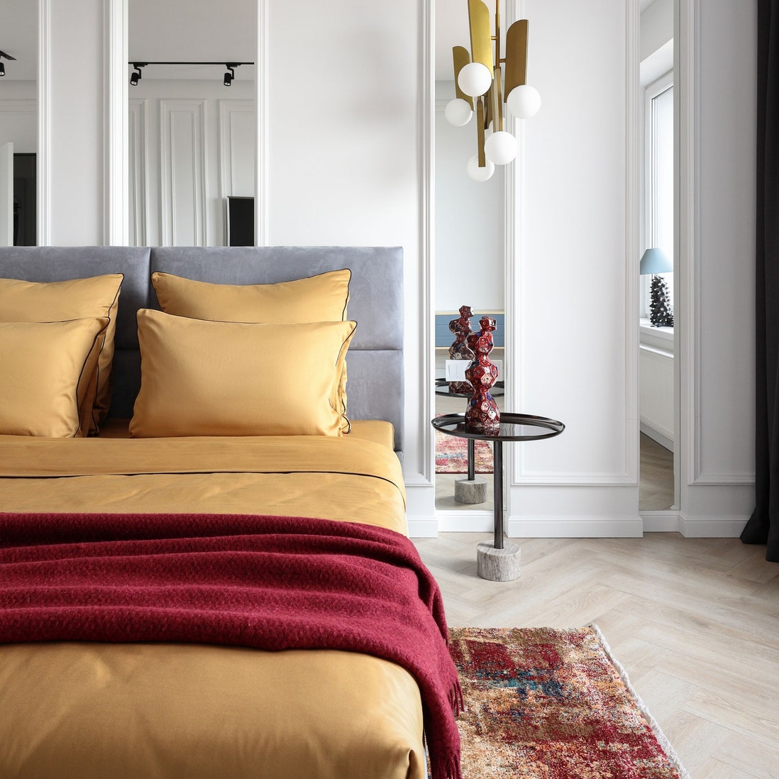 Как выбрать декоративные подушки для гостиной и спальни 13 примеров