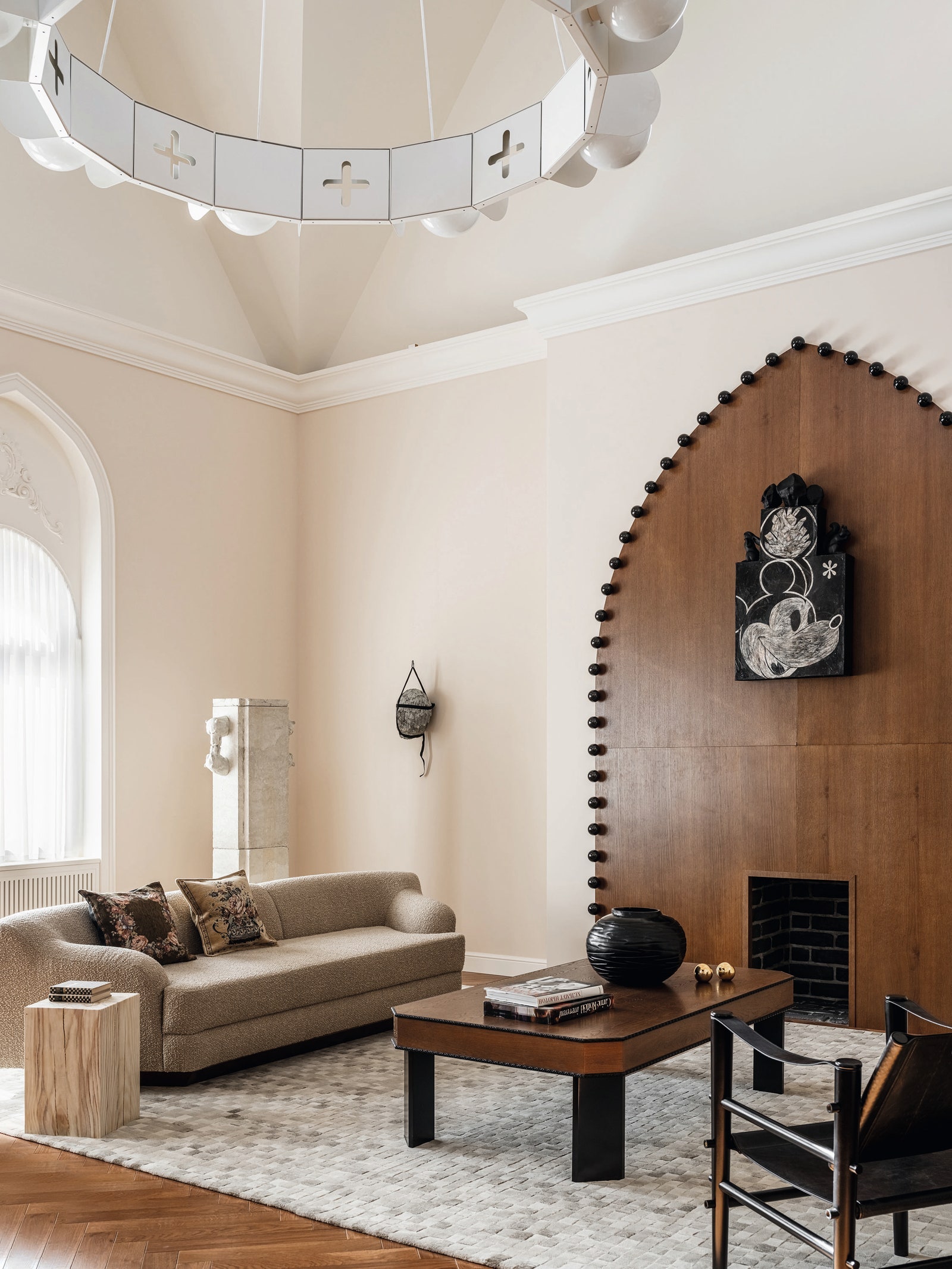 Современный стиль в интерьере квартиры и дома: фото лучших решений дизайна помещений