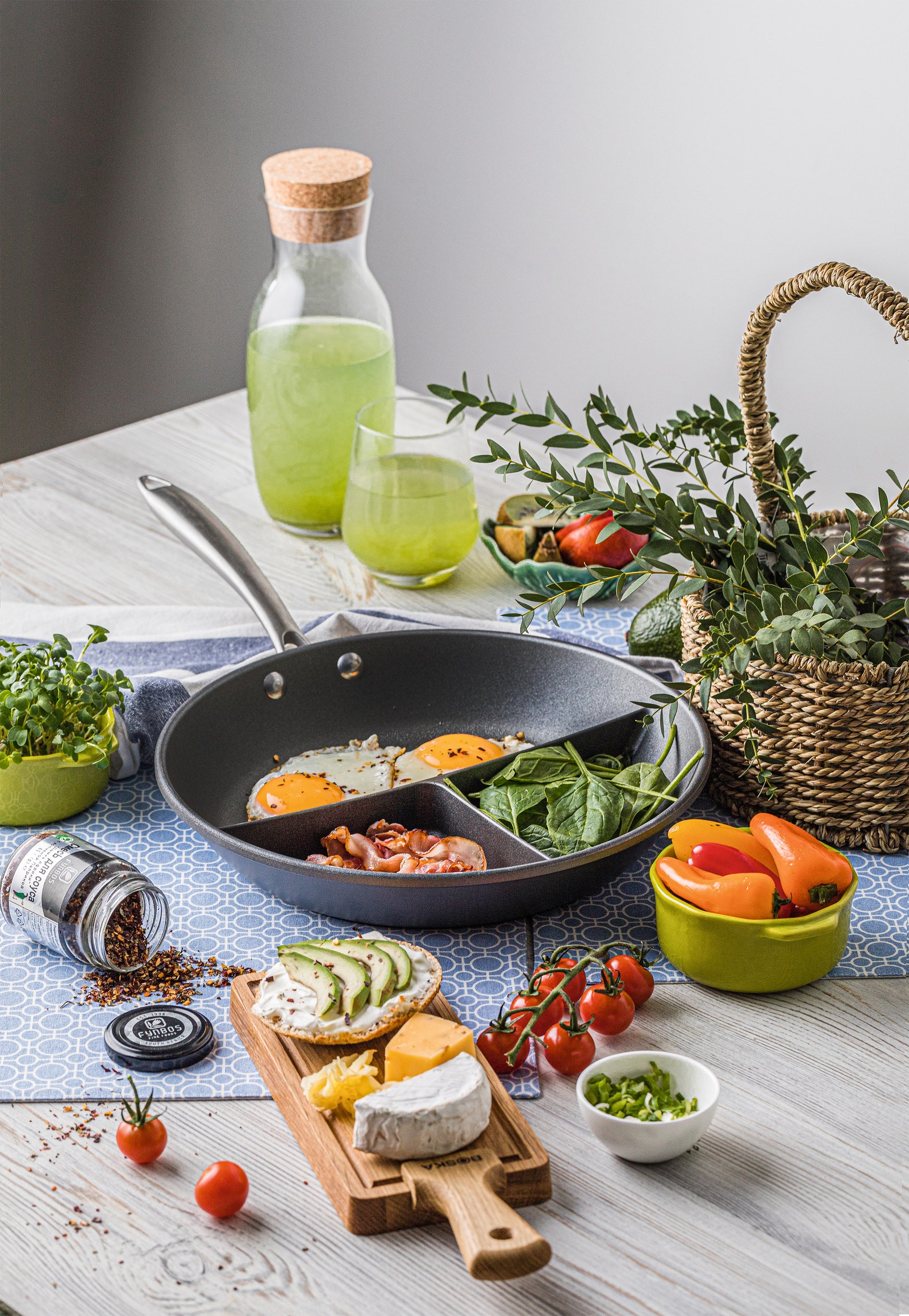 Сковорода с тремя секциями Nordic Ware 6 210 руб.