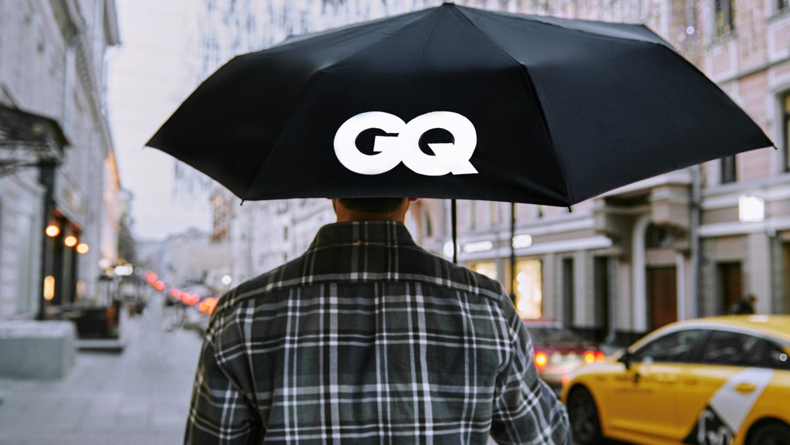 Зонт с логотипом GQ 2500 руб.