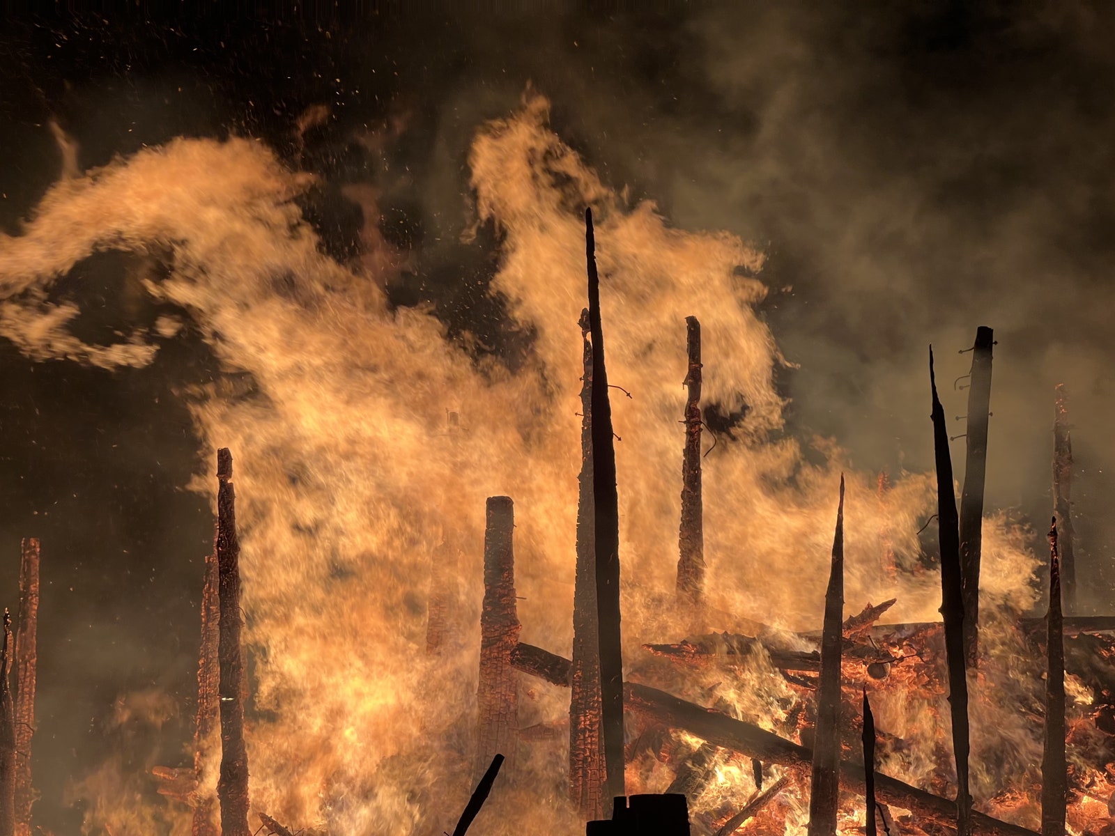 Масленица в НиколеЛенивце фоторепортаж про сожжение “Вавилонской башни”